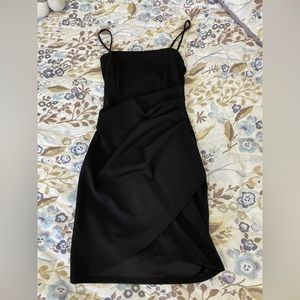 Black bodycon dress